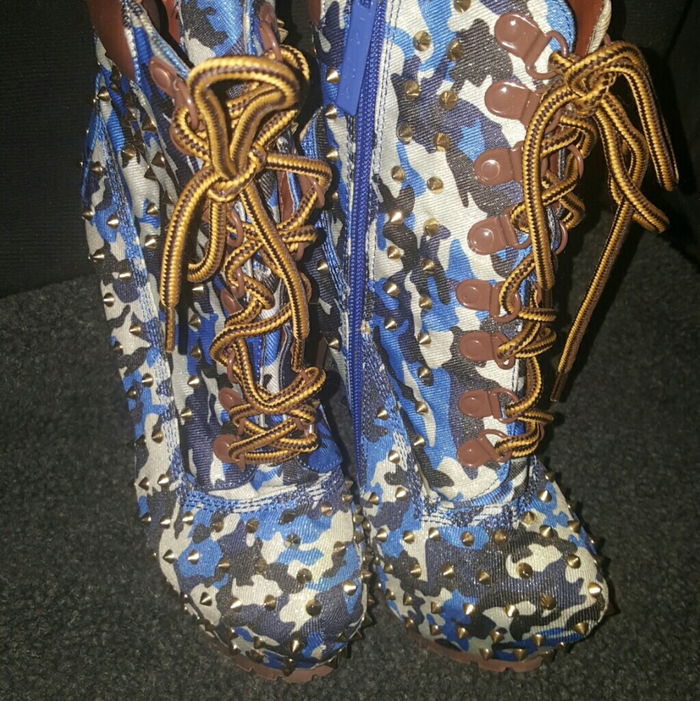 Alba, studded, blue camo boots,  size 7
